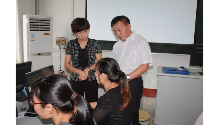 汶上縣政府副縣長趙鑫到汶上一中、縣職教中心調(diào)研教育工作