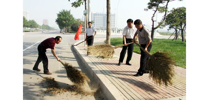 汶上縣開展城鄉(xiāng)“義務(wù)勞動日、文明我先行”環(huán)境衛(wèi)生綜合整治活動