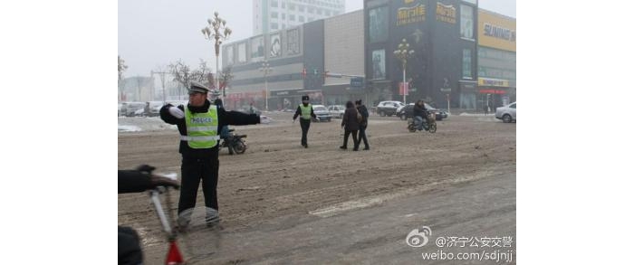 汶上交警大隊啟動應(yīng)急預(yù)案 確保惡劣天氣無事故