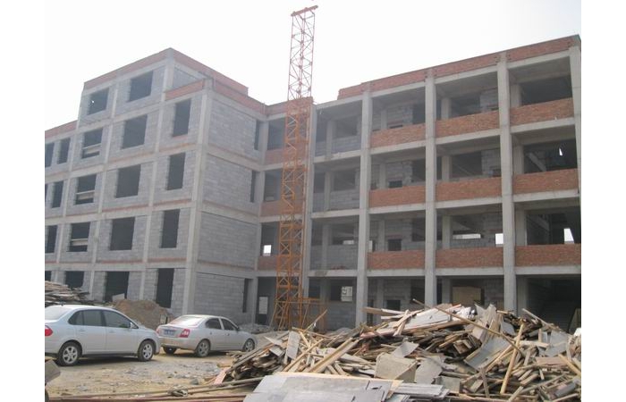 汶上縣次丘鎮(zhèn)中學新建校舍盛大封頂