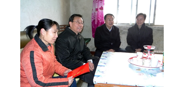 濟寧市委常委、政法委書記韓軍來汶上縣督導檢查駐村聯(lián)戶工作情況，并走訪慰問部分困難群 ...
