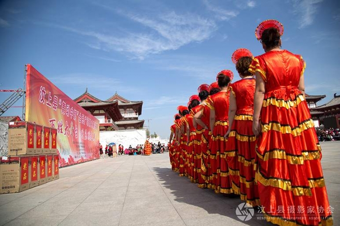 汶上縣“舞動(dòng)中都”全民廣場(chǎng)舞大賽決賽在菩薩廣場(chǎng)舉行