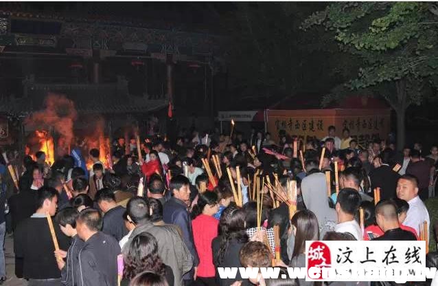 汶上寶相寺佛光神奇顯現(xiàn)，數(shù)萬游客有緣沐浴佛光