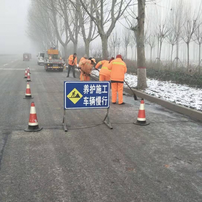 汶上縣人民政府 部門(mén)動(dòng)態(tài) 除雪防滑保暢通，我們一直在路上