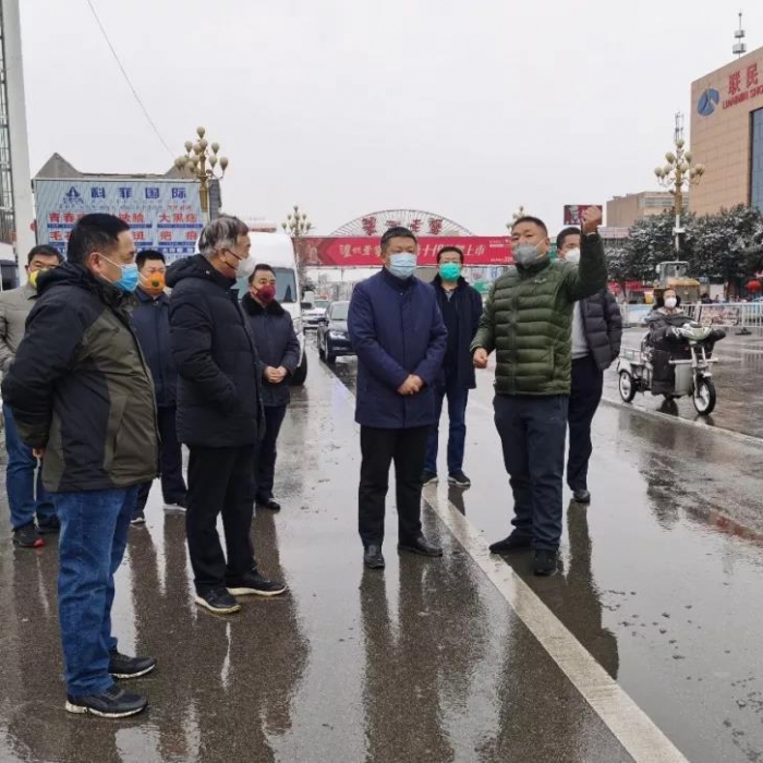 汶上縣人民政府 政務要聞 李洪文督導城區(qū)道路積雪清除、疫情防控和企業(yè)復工復產(chǎn)工作